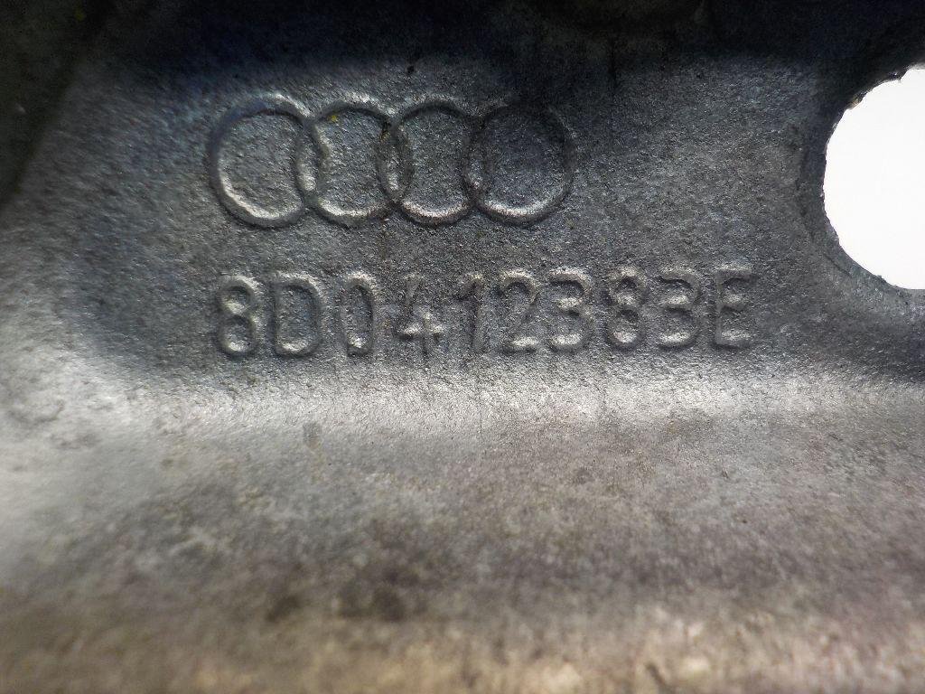 Кронштейн амортизатора