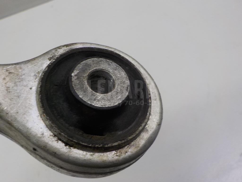 Рычаг передний верхний правый передний