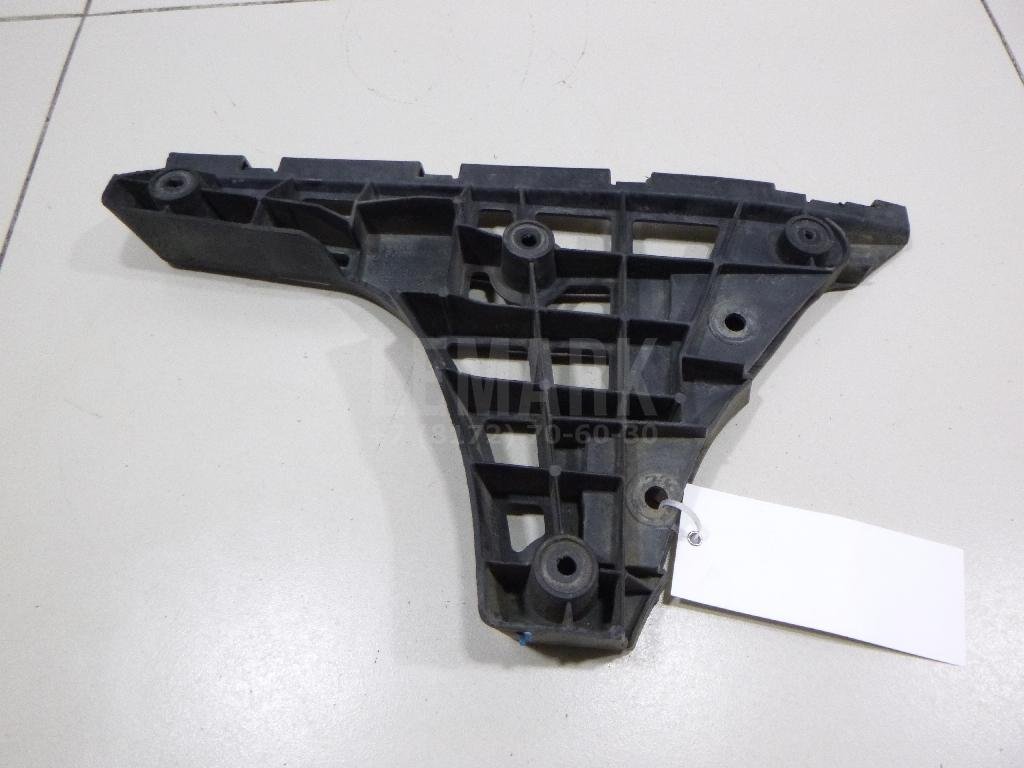 Направляющая заднего бампера левая