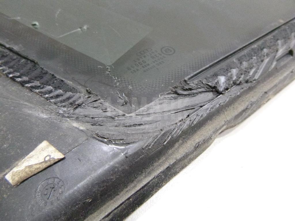 Стекло кузовное глухое правое