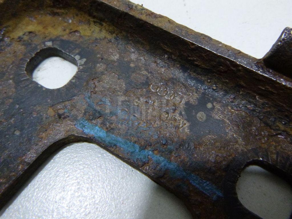 Кронштейн задней балки