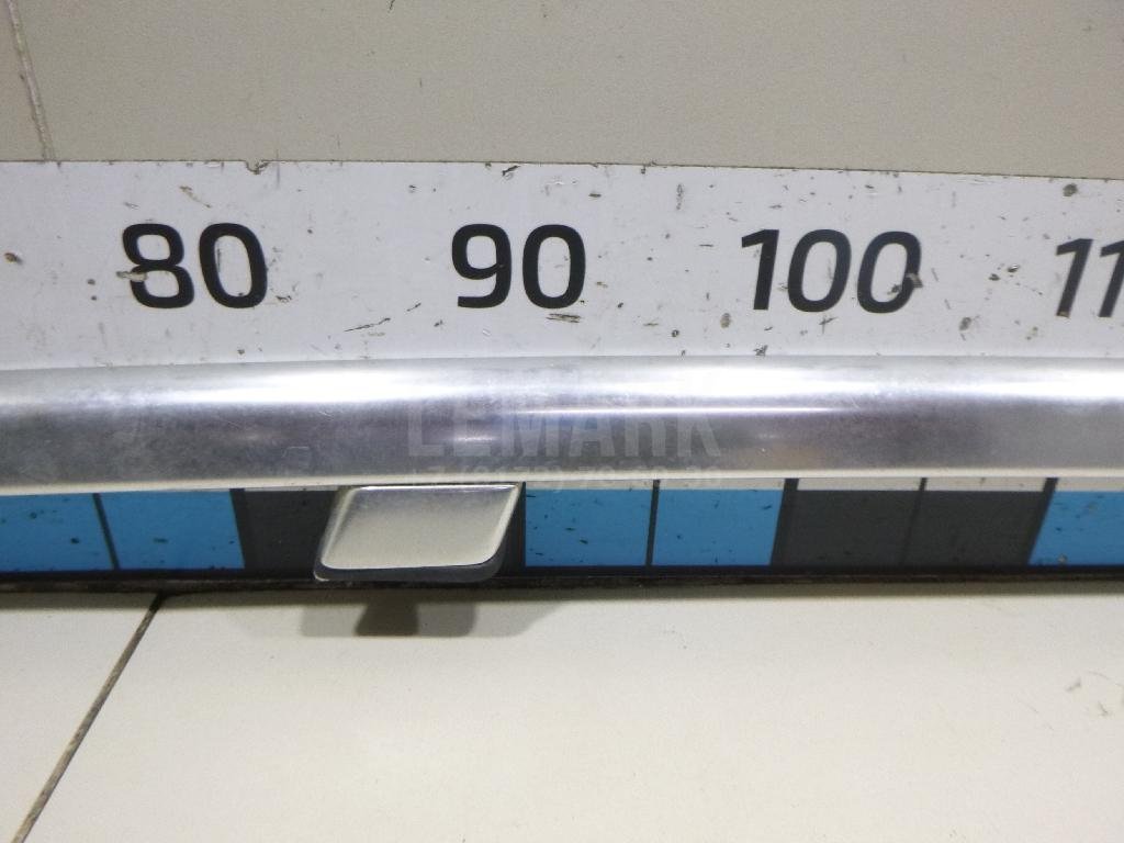 Рейлинг правый (планка на крышу)