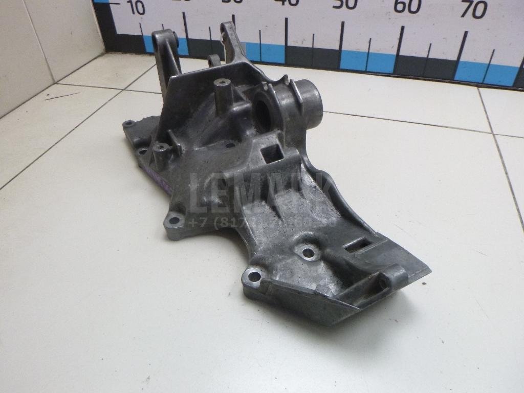 Кронштейн генератора