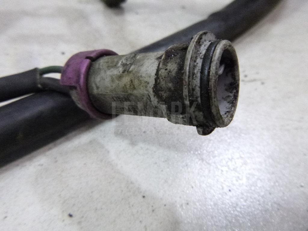 Клемма аккумулятора плюс