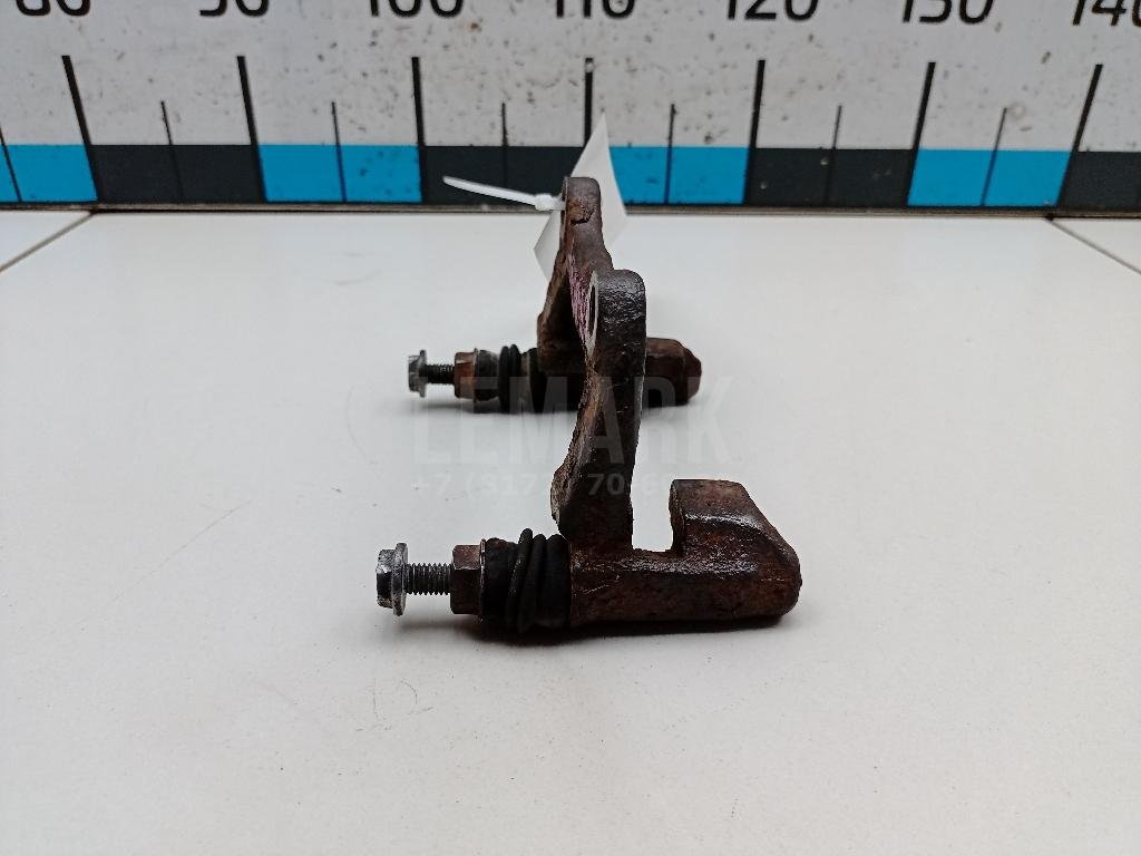 Скоба суппорта заднего