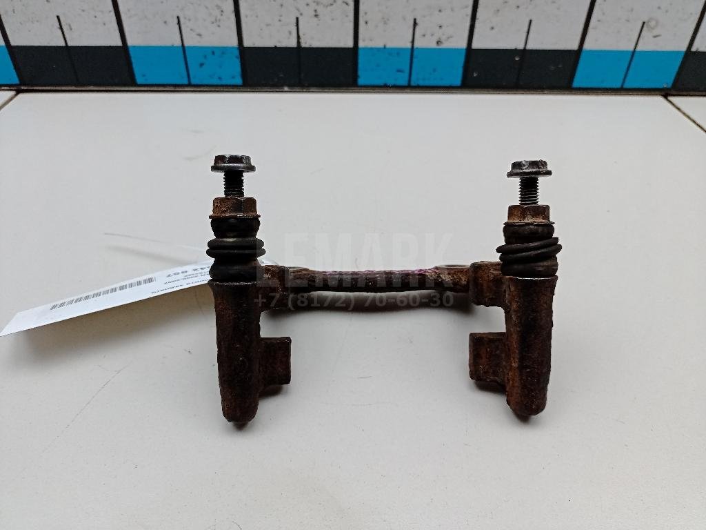 Скоба суппорта заднего