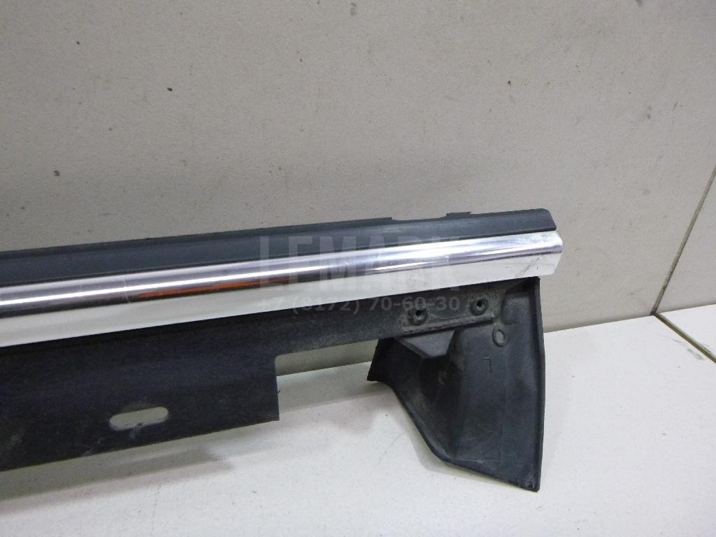 Накладка стекла переднего левого