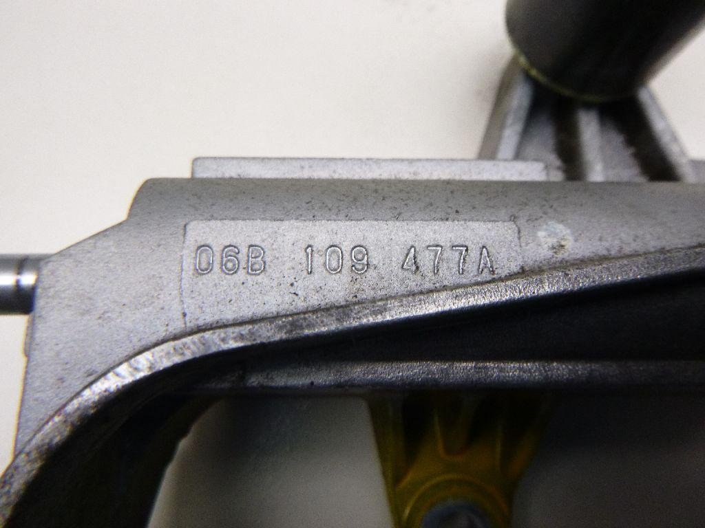 Натяжитель ремня