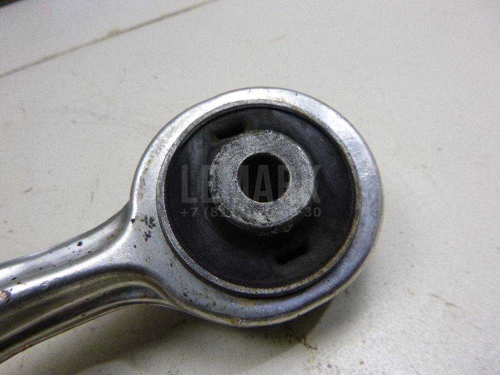 Рычаг передний верхний правый задний