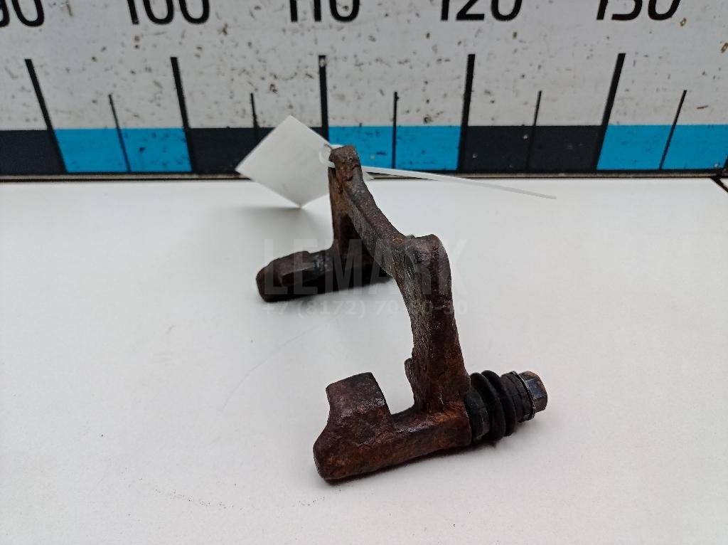 Скоба суппорта заднего