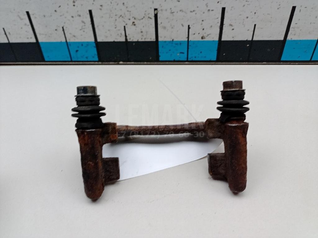 Скоба суппорта заднего