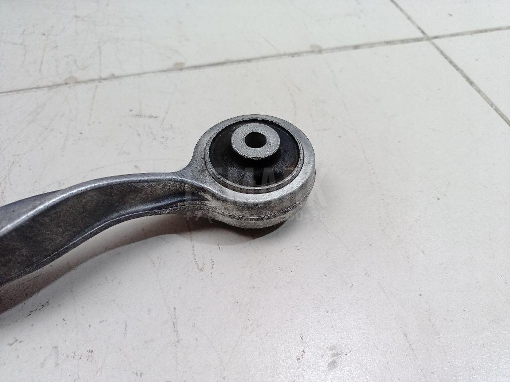 Рычаг передний верхний правый задний