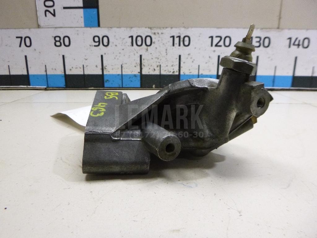 Кронштейн масляного фильтра