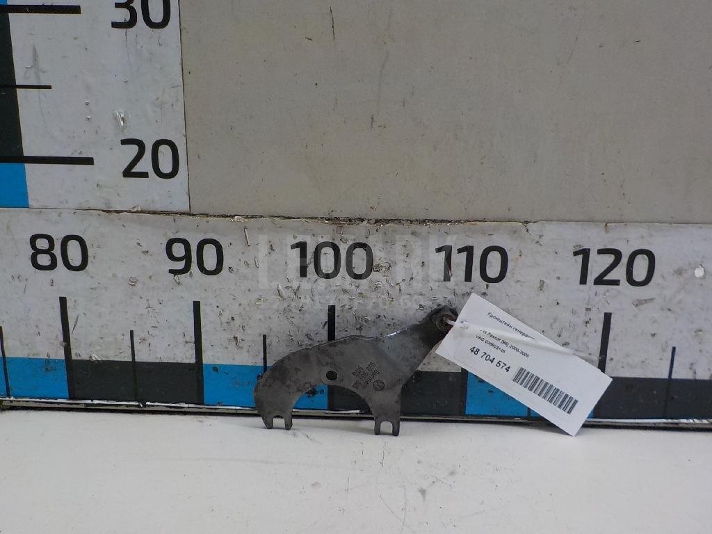 Кронштейн генератора для  Audi 100/200 [44] 1983-1991