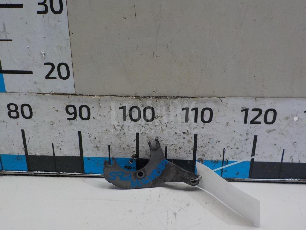 Кронштейн генератора для  Audi 100/200 [44] 1983-1991