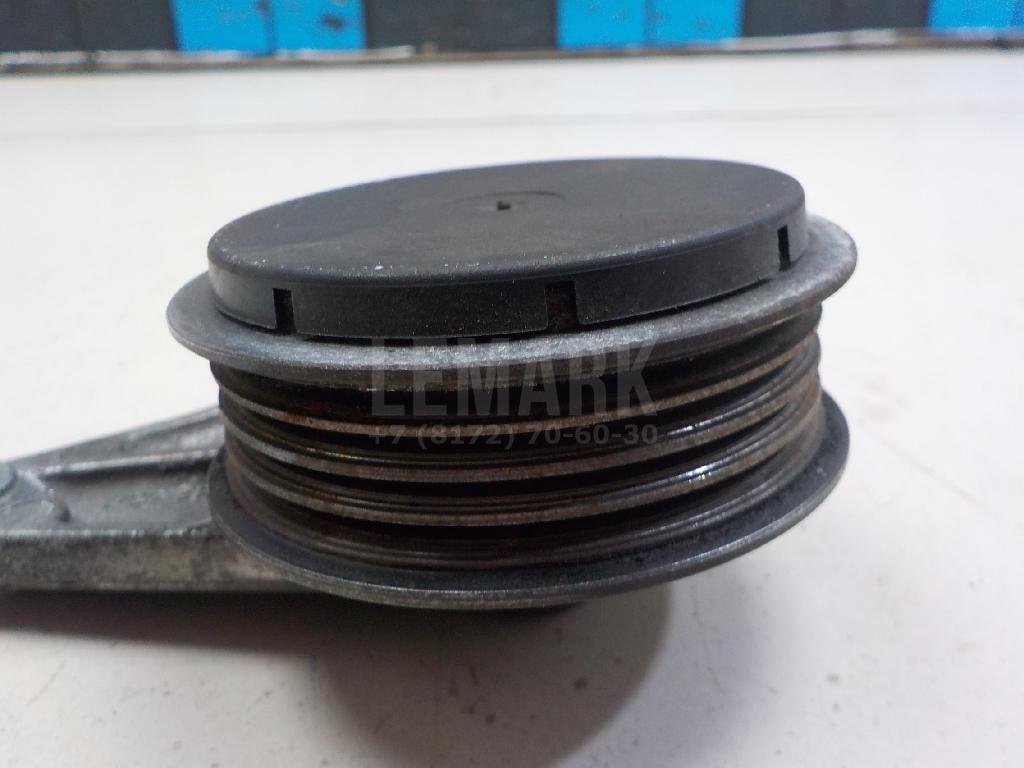 Ролик руч.ремня с кронштейном