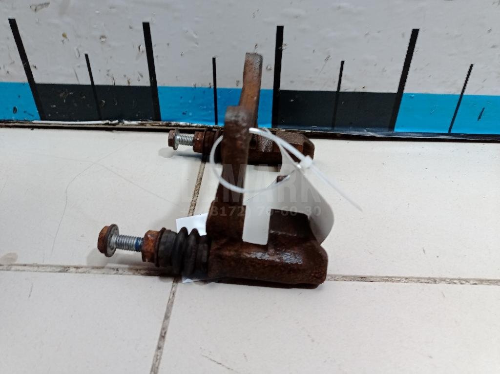 Скоба суппорта заднего