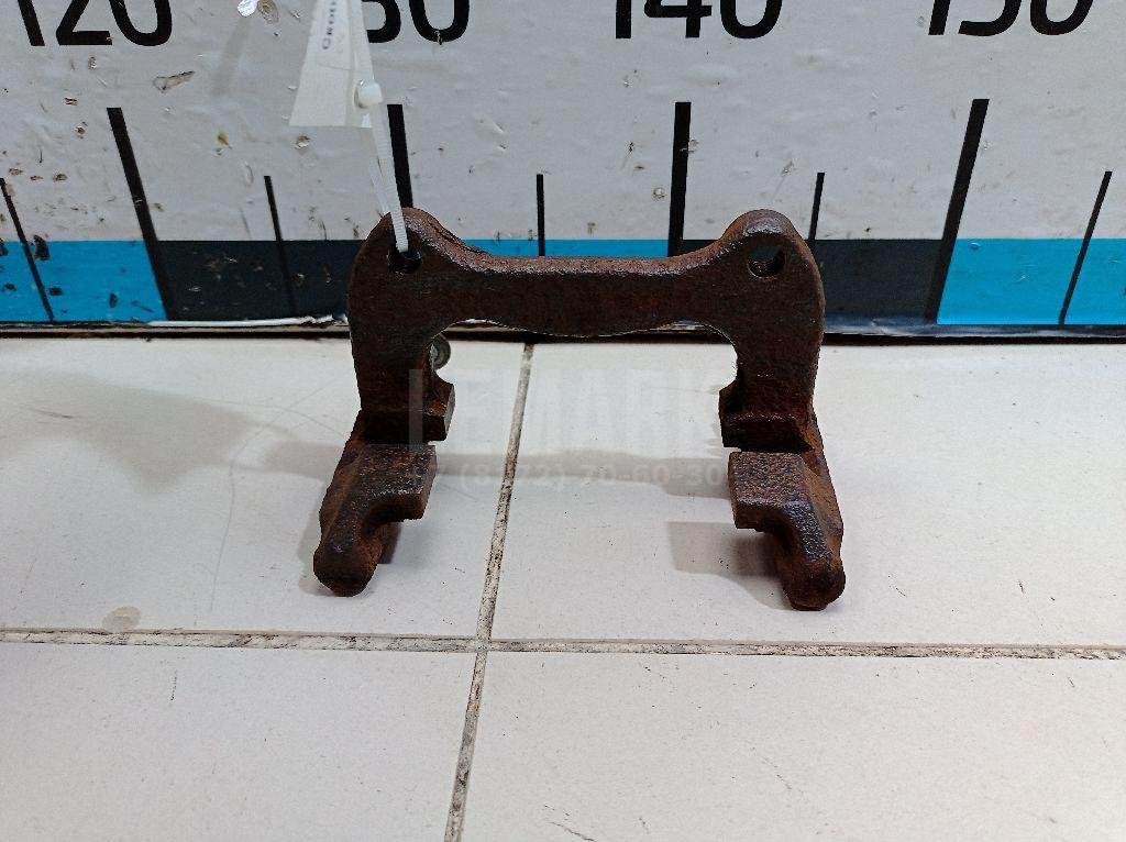 Скоба суппорта заднего