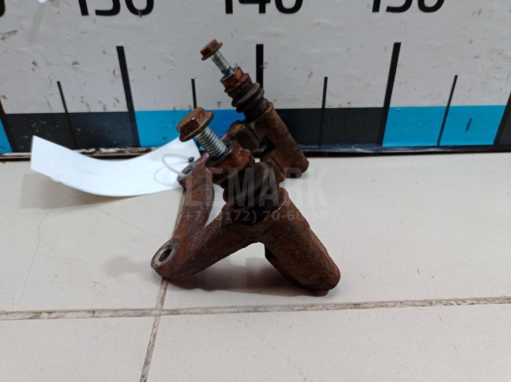 Скоба суппорта заднего