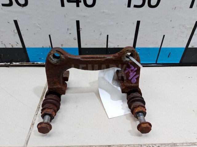 Скоба суппорта заднего