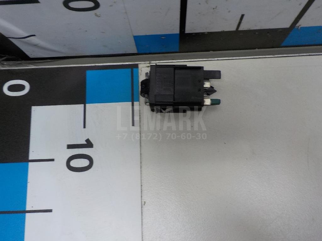 Кнопка обогрева сидений