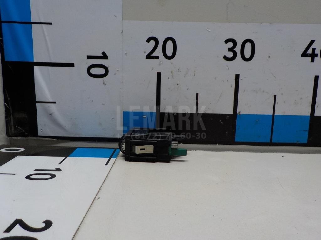 Кнопка обогрева сидений