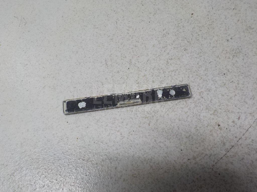 Эмблема на крышку багажника