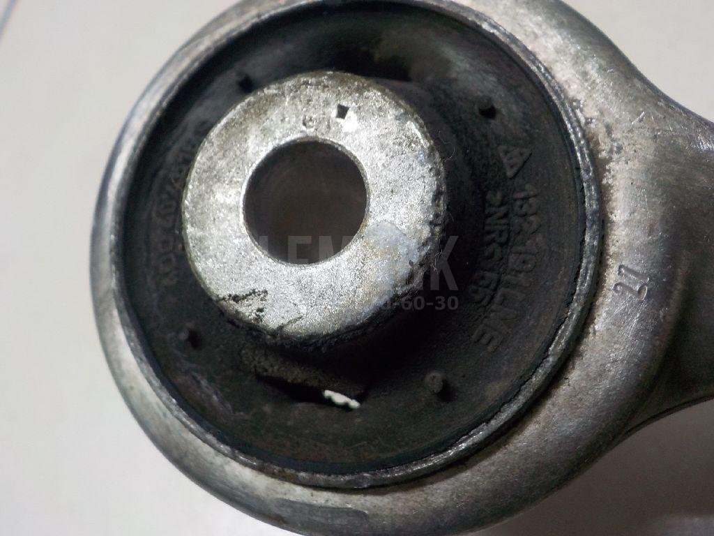 Рычаг передний верхний правый задний