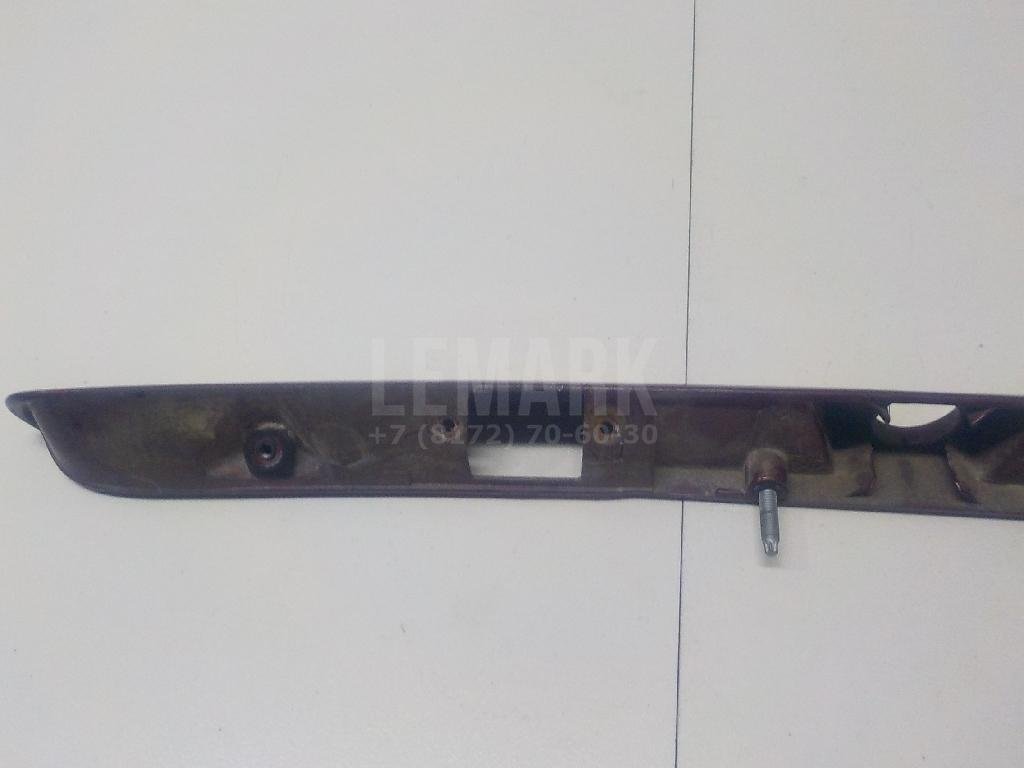 Накладка крышки багажника