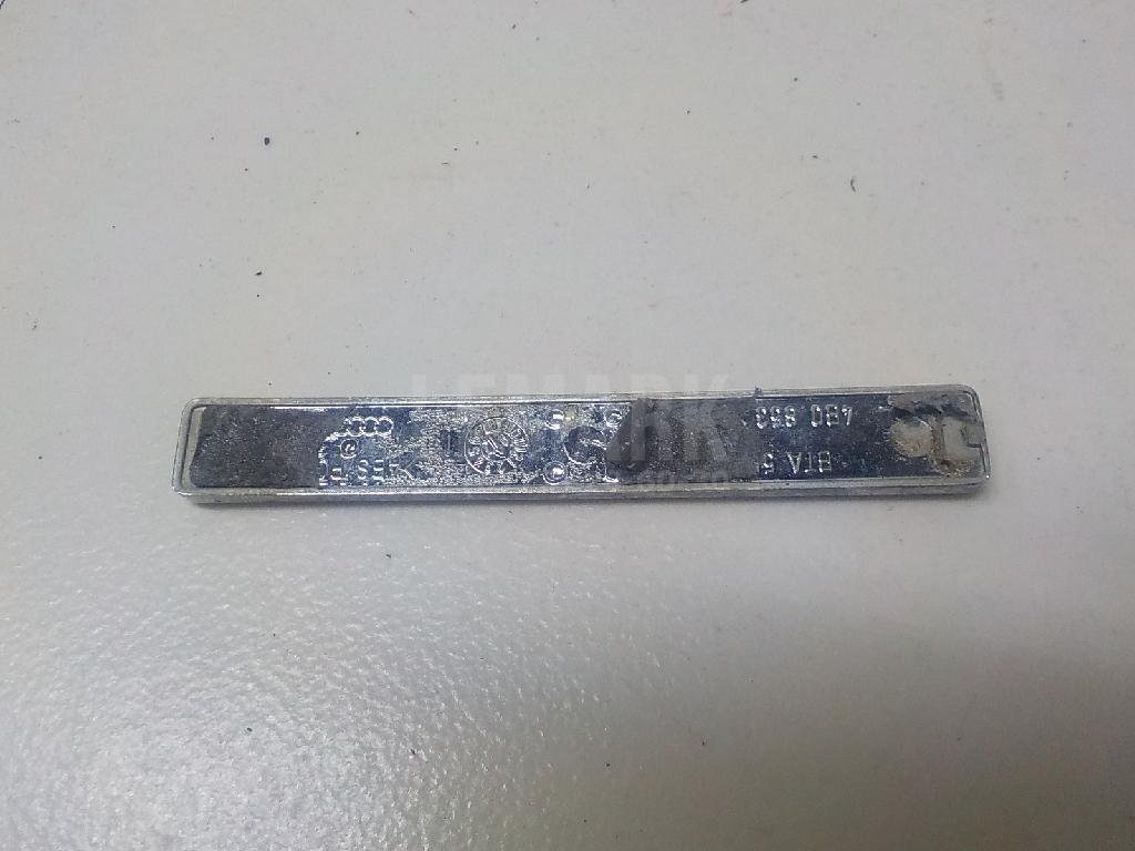 Эмблема на крышку багажника