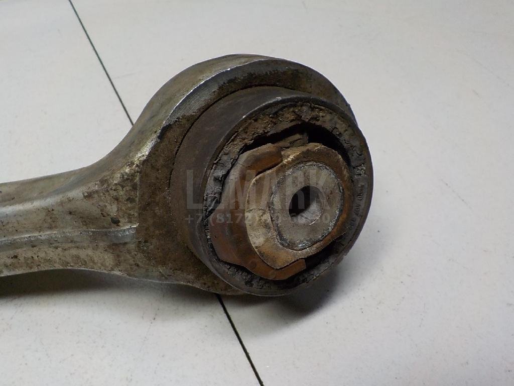 Рычаг передний нижний правый задний