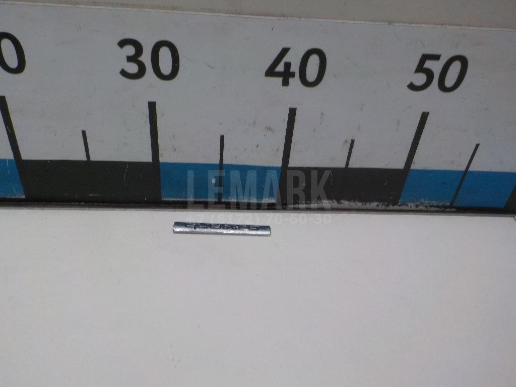 Эмблема на крышку багажника