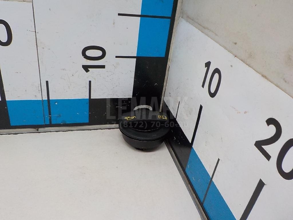 Крышка маслозаливной горловины