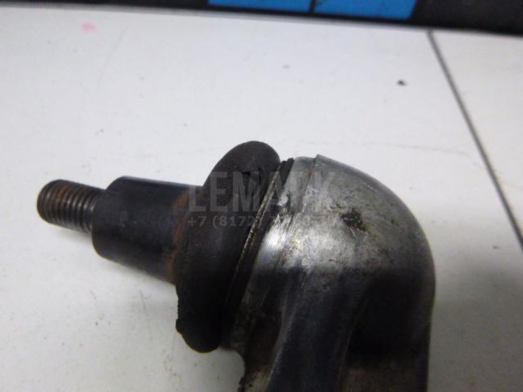 Рычаг передний нижний