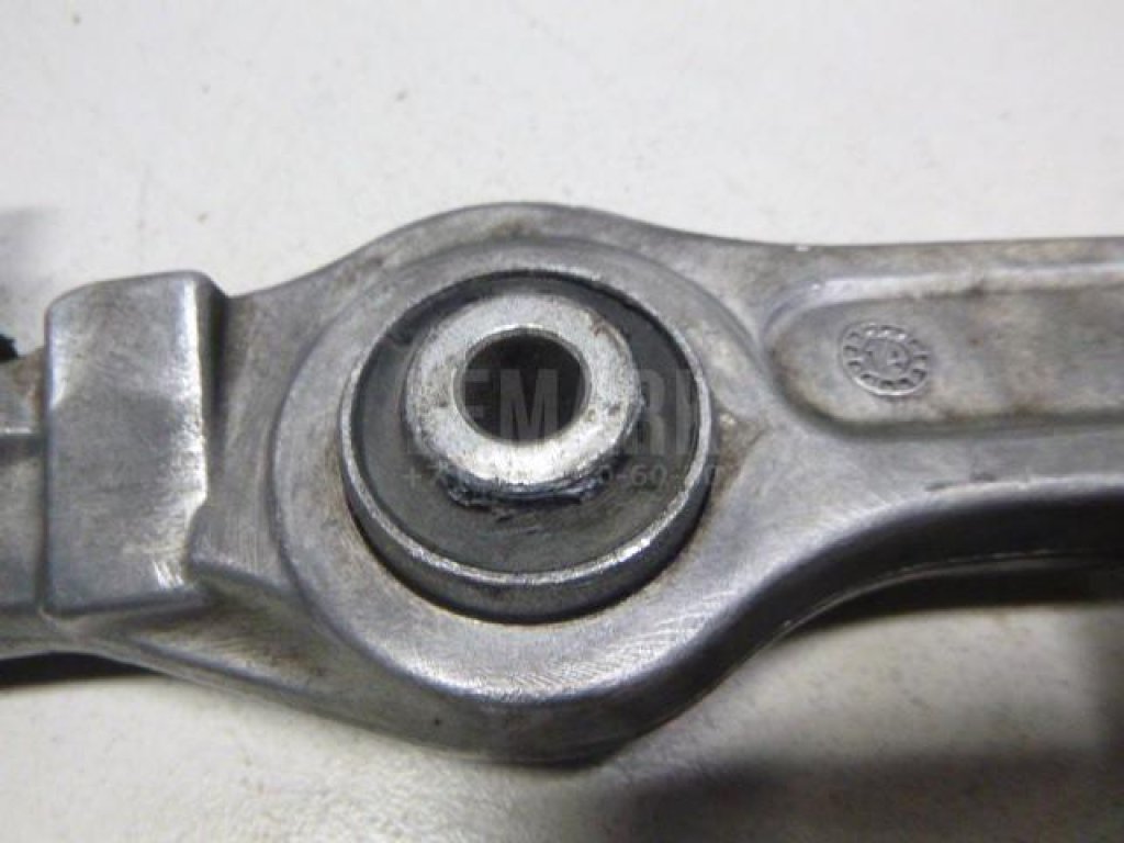 Рычаг передний нижний