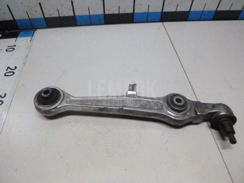 Рычаг передний нижний