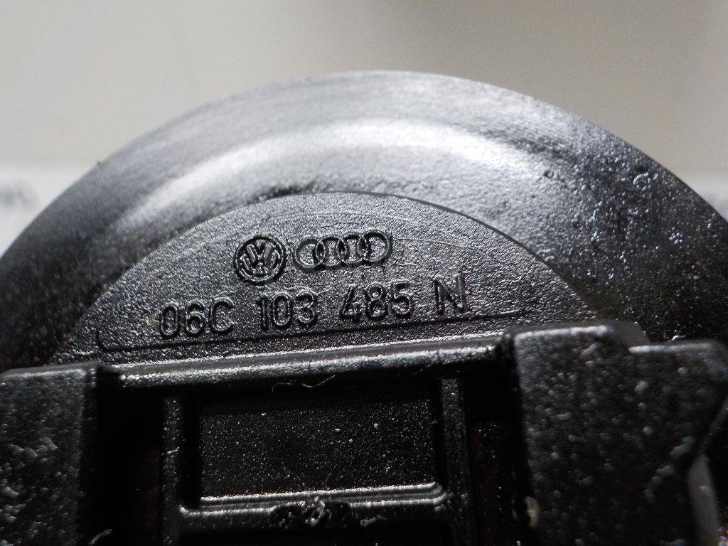 Крышка маслозаливной горловины