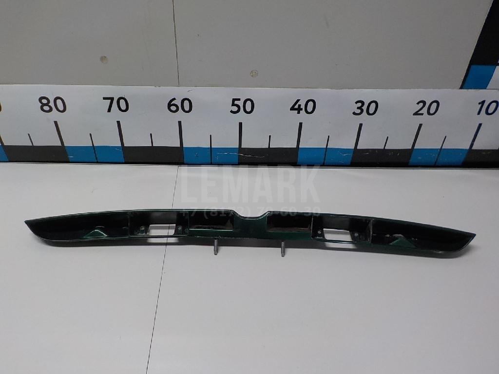 Накладка крышки багажника