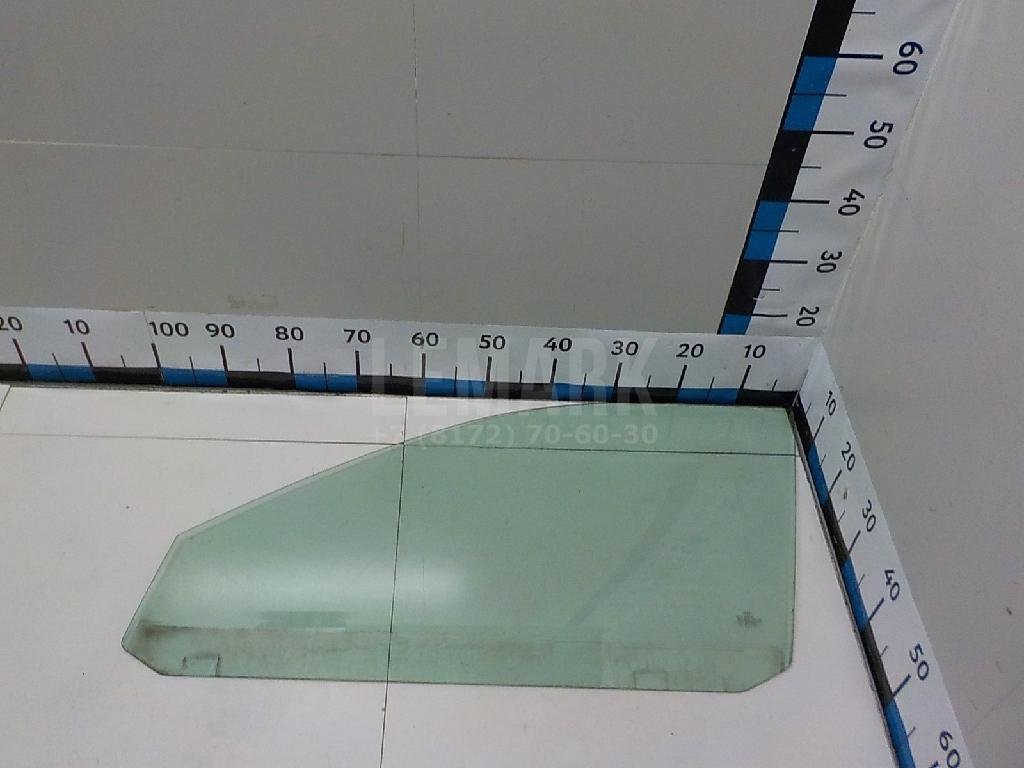 Стекло двери передней левой