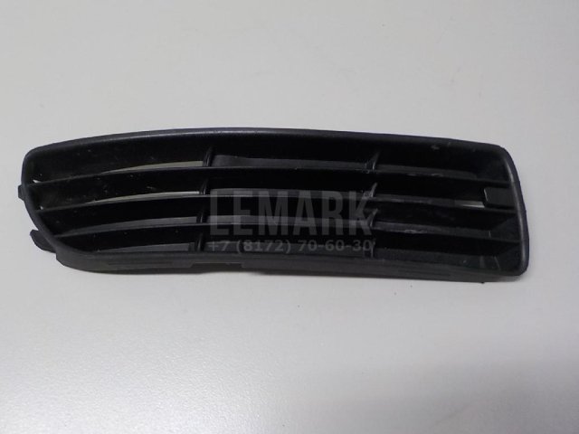 Решетка в бампер правая