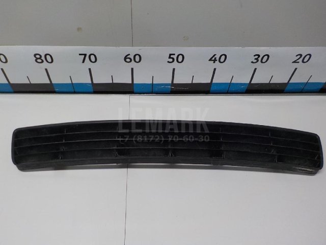 Решетка в бампер центральная