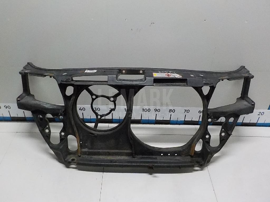 Панель передняя