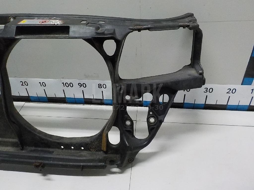 Панель передняя