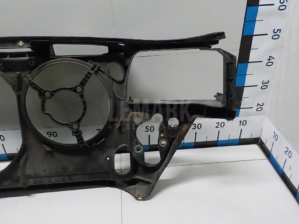 Панель передняя