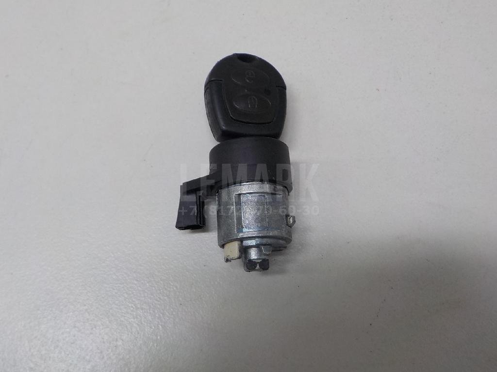 Вставка замка зажигания с ключом