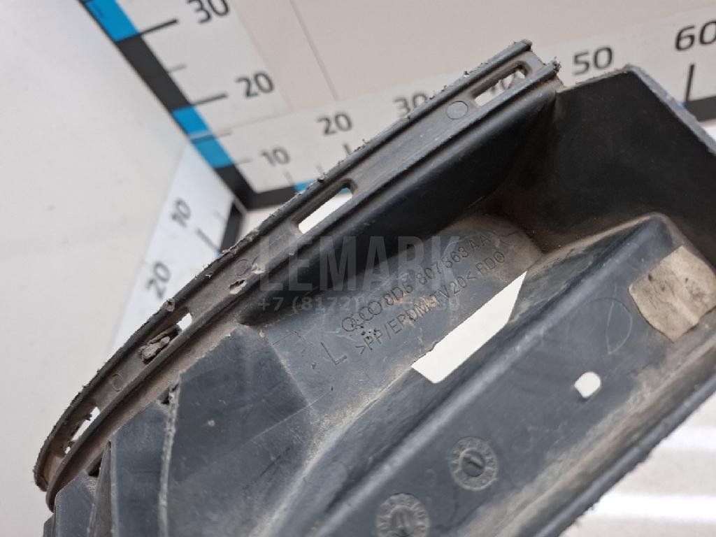 Направляющая заднего бампера левая