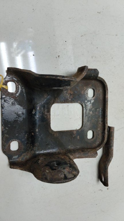 Кронштейн задней балки