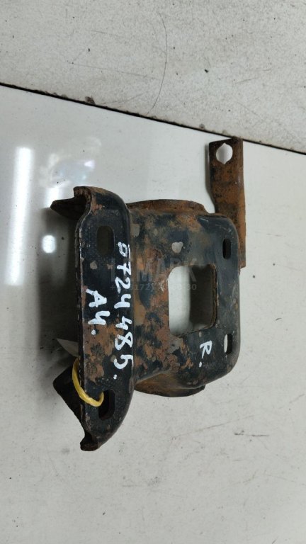 Кронштейн задней балки