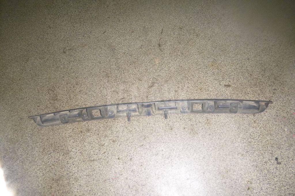 Накладка крышки багажника