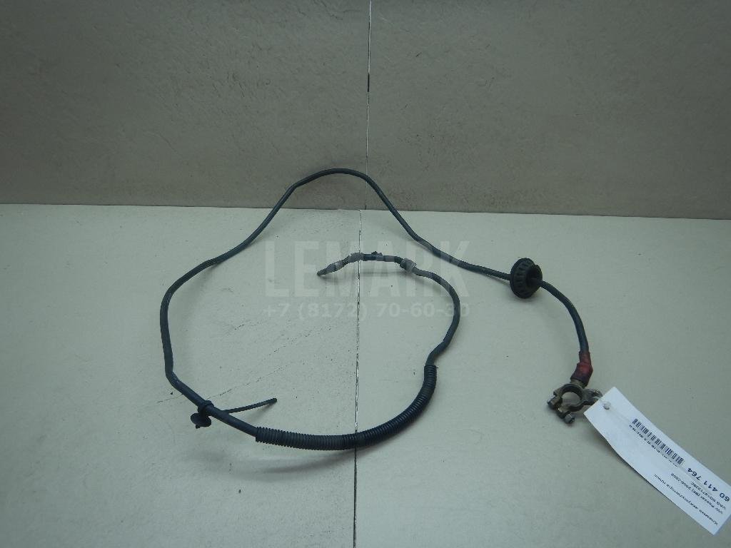 Клемма аккумулятора плюс